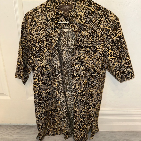 Black and Gold Patterned Shirt - Picture 1 of 3